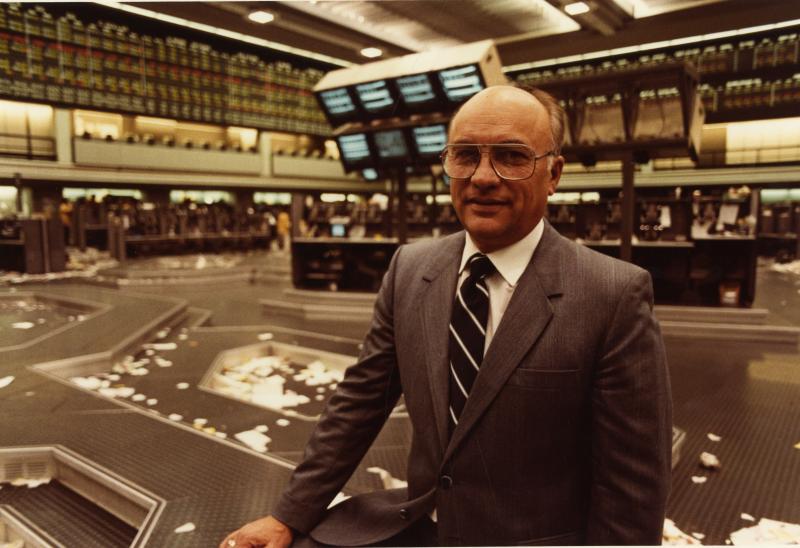 Clayton Yeutter on the floor of the Stock Exchange link to article