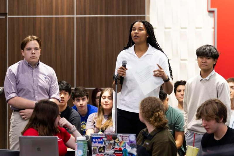 Freshman Campus Leadership Associates member Mariana Saalfeld speaks about an FCLA bill to the ASUN senators on Wednesday, April 10, 2024 in Lincoln, Nebraska.